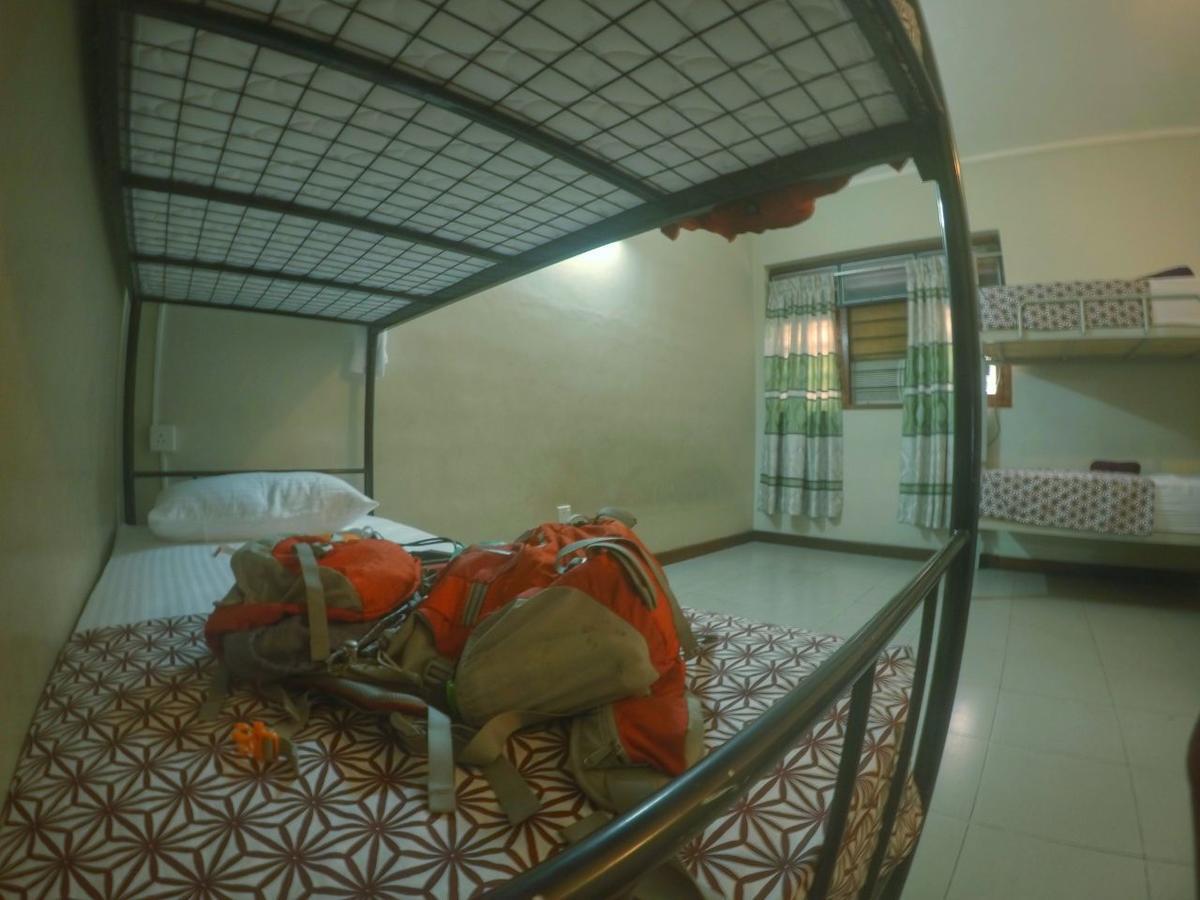 Trip "N" Chill Hostels Colombo Airport Катунаяка Экстерьер фото