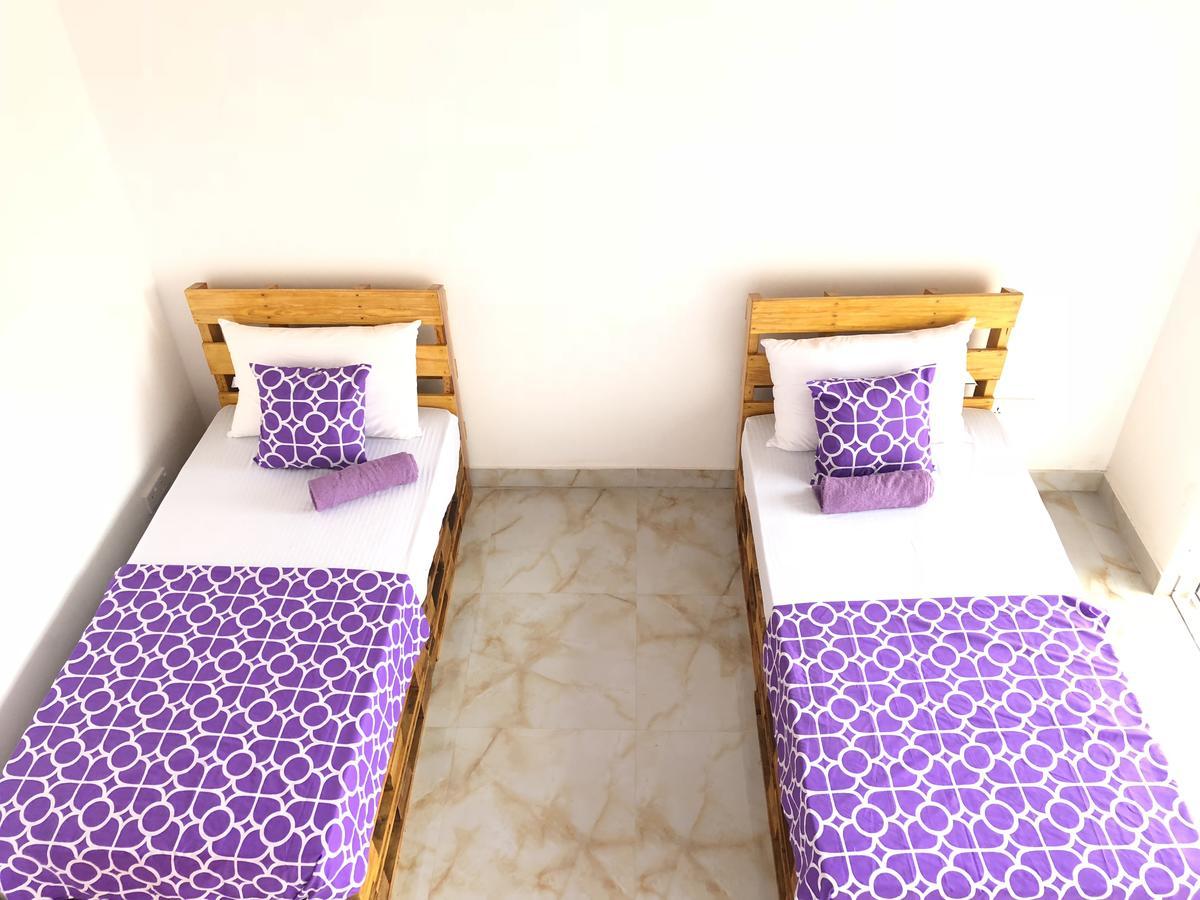 Trip "N" Chill Hostels Colombo Airport Катунаяка Экстерьер фото