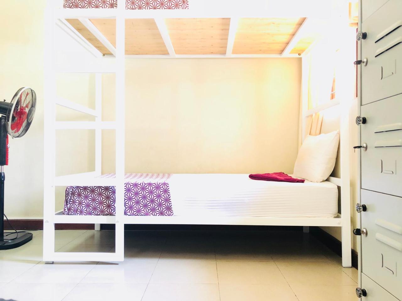 Trip "N" Chill Hostels Colombo Airport Катунаяка Экстерьер фото